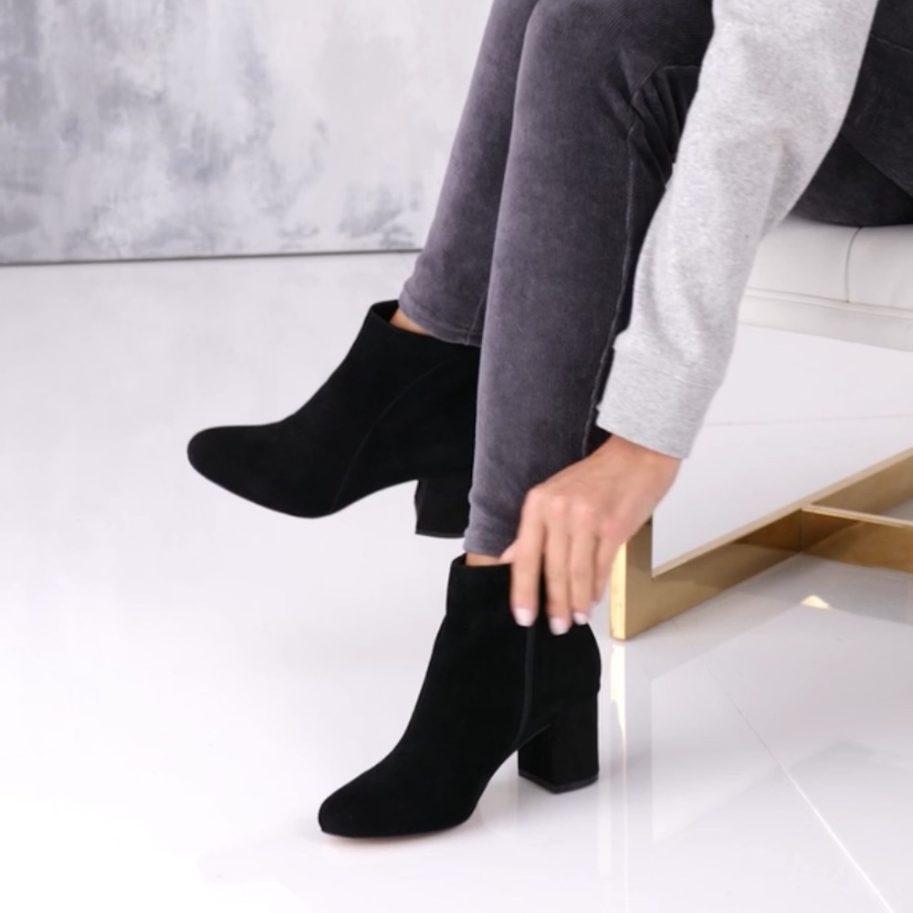 🌹Sold | Saks 5th Ave Suede Go w Everything Boots